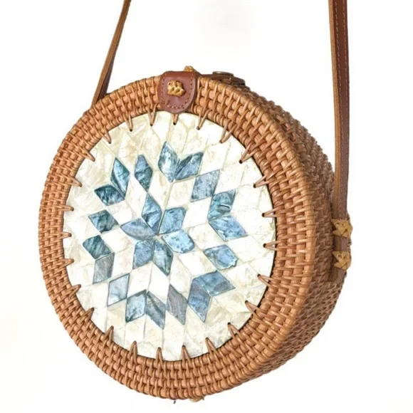 Handcrafted Shell Embellishment Rattan Leather Crossbody Bag Women’s - Picture 3 of 10